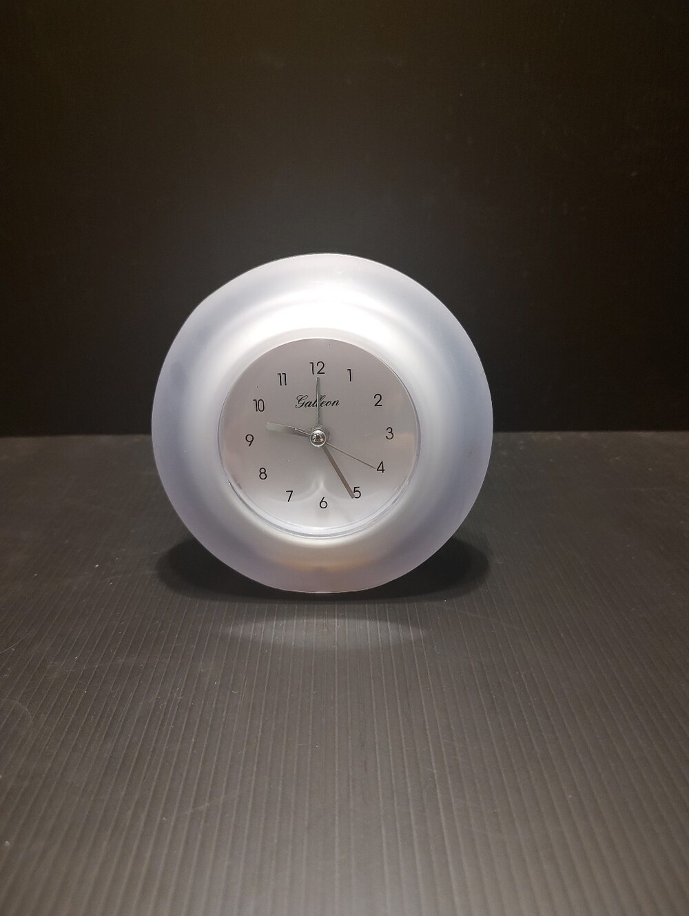 ✨⏰✨ Adorable Vintage 80's Galleon Compact Tabletop Clock